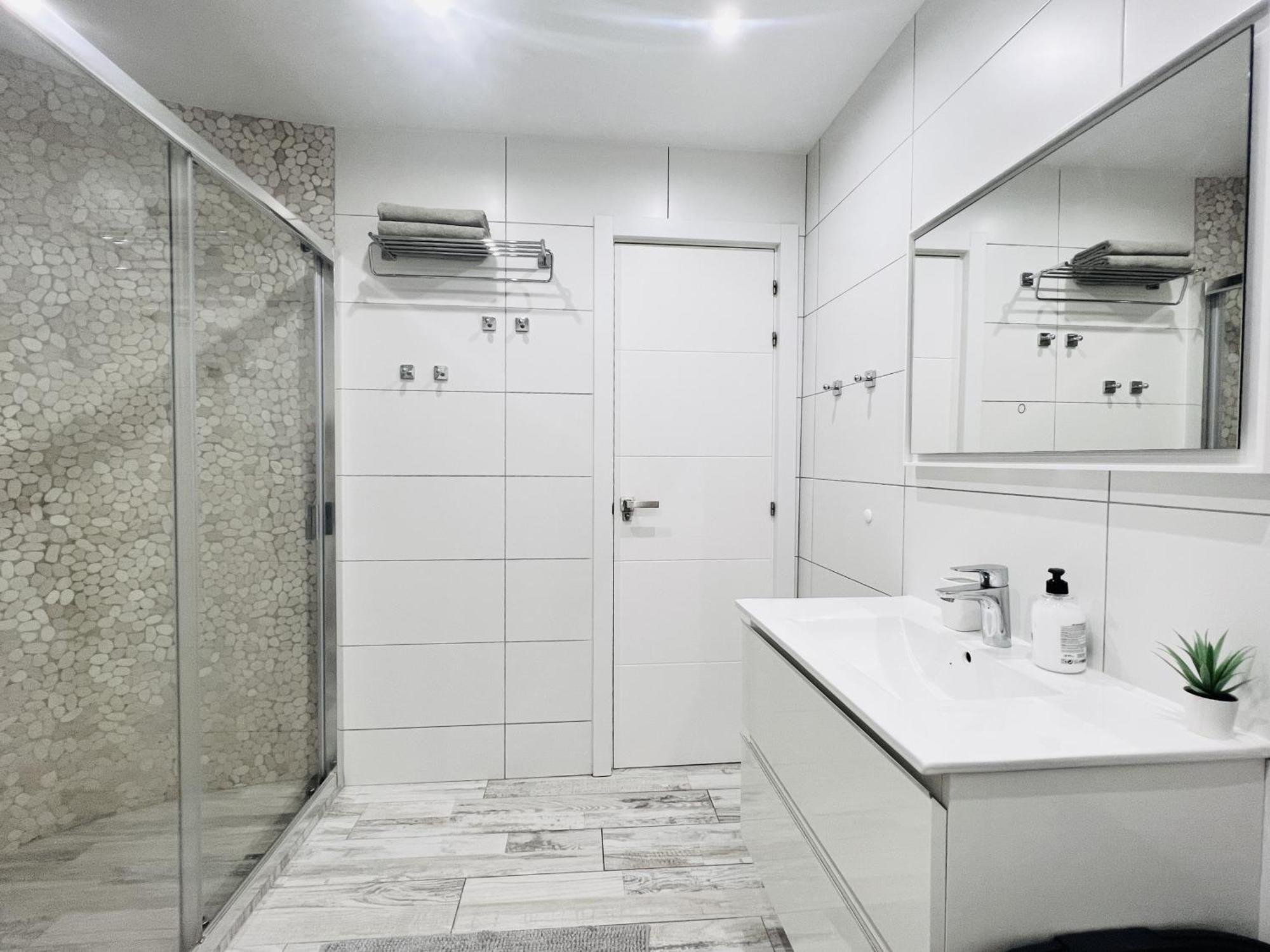 Paulmarie Apartment Ocean View 阿德耶 外观 照片