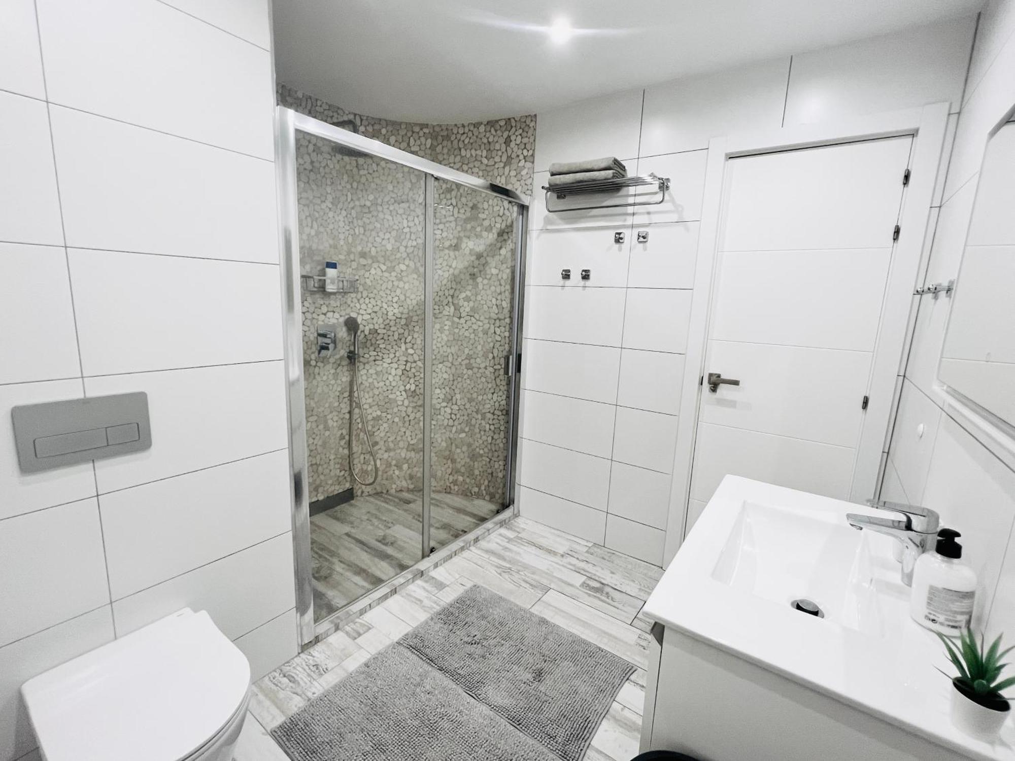 Paulmarie Apartment Ocean View 阿德耶 外观 照片